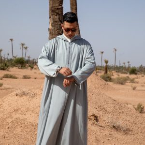 Gandoura Grise en Soie Brodée Ton sur Ton, Fait Main